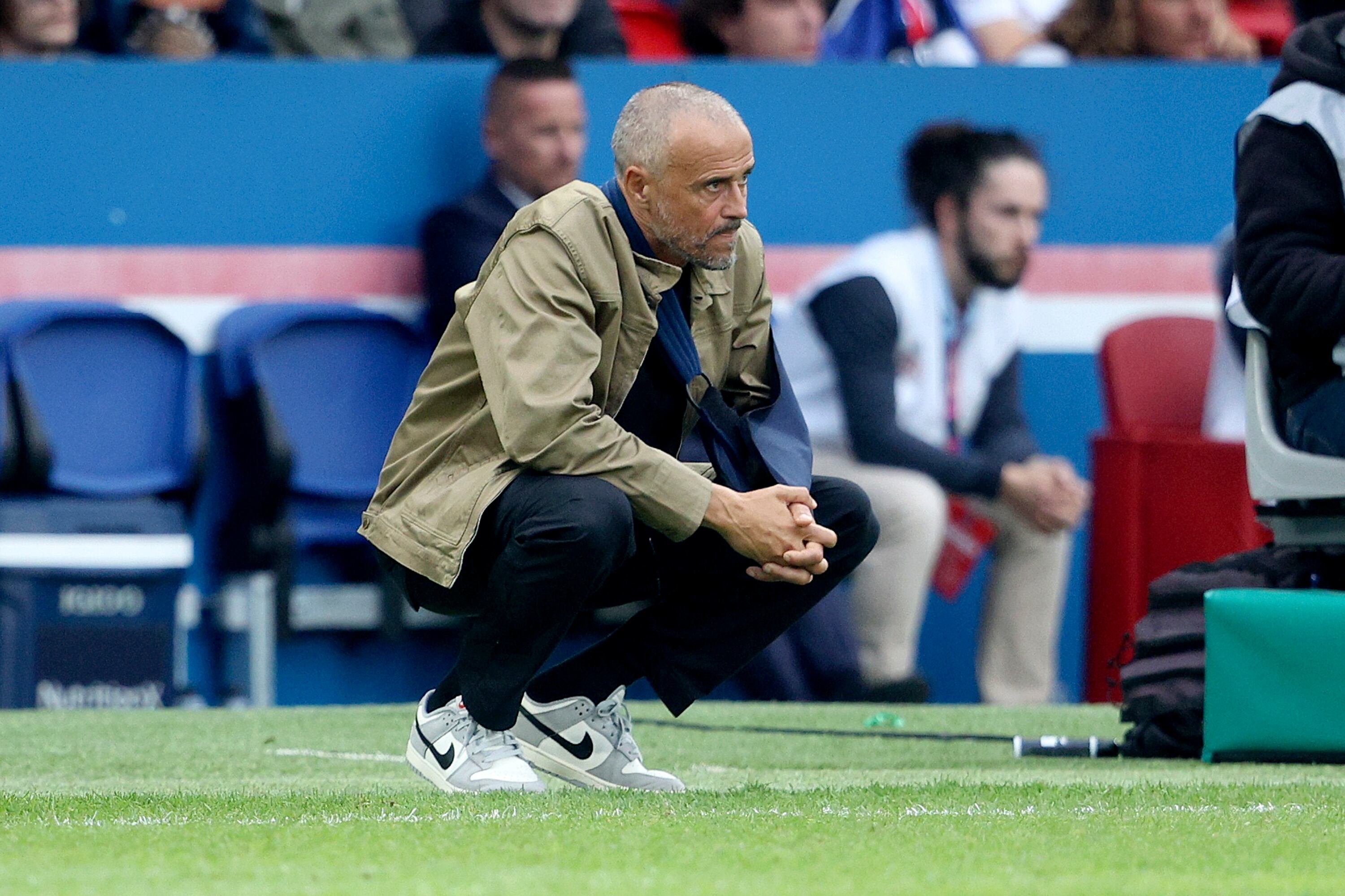 Luis Enrique - Paris Saint-Germain FC v RC Lens - Ligue 1 McDonald&#039;s