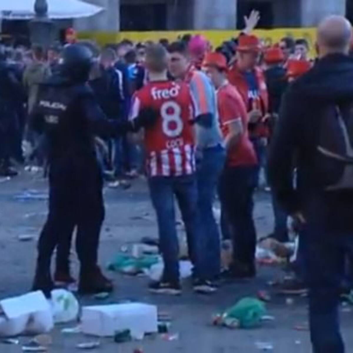 Detenidos seis hinchas del PSV por disturbios tras el partido frente al Atlético