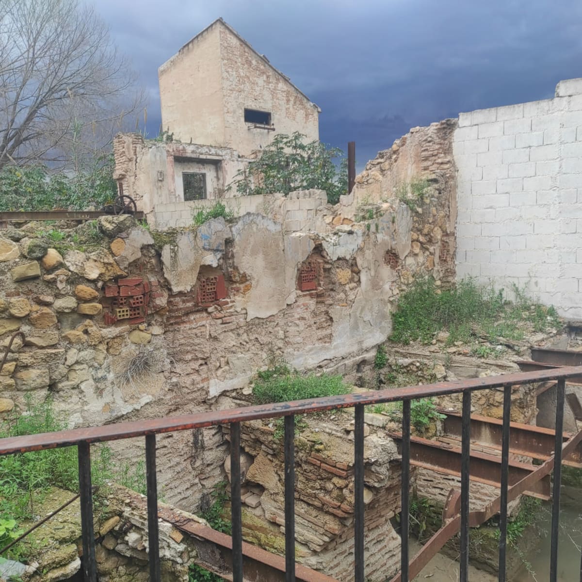 Denuncian en el Ministerio de Cultura el expolio desde hace 18 años del Molino de Oliver, sin que las administraciones ejecuten su reconstrucción