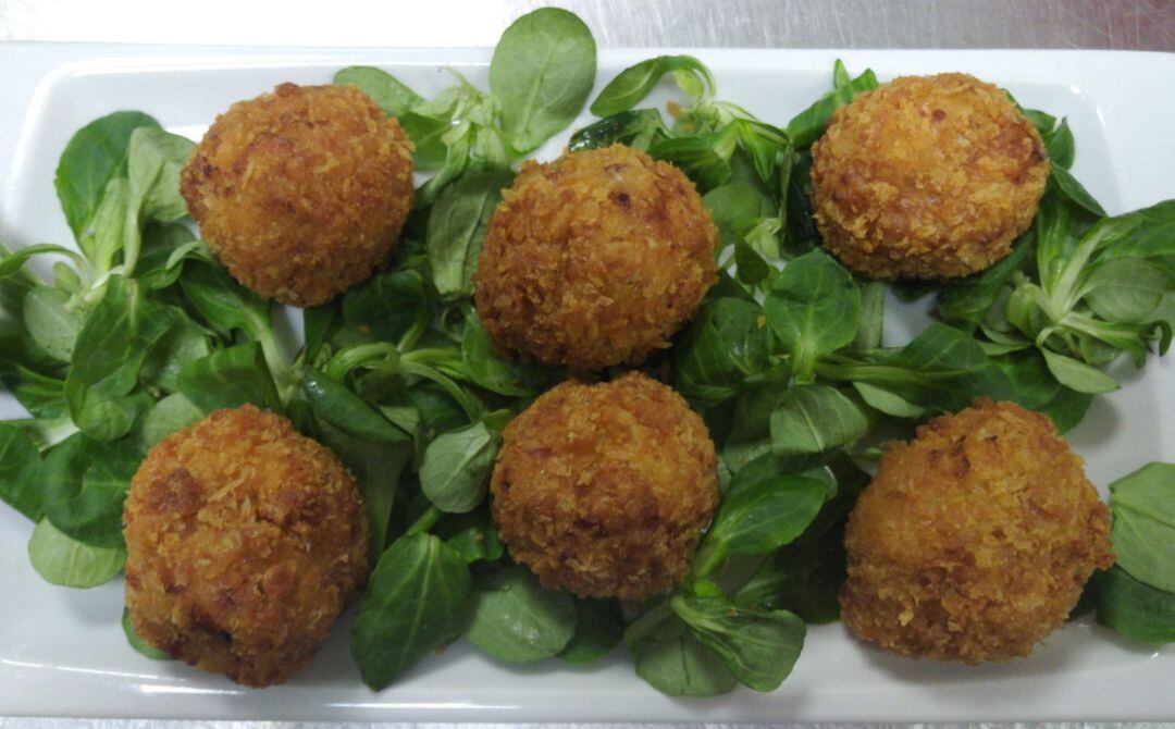 Croquetas de cecina y queso de cabra