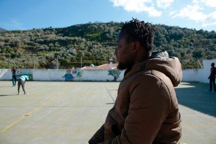 Gilbert, en la cancha de Baloncesto de Saleres