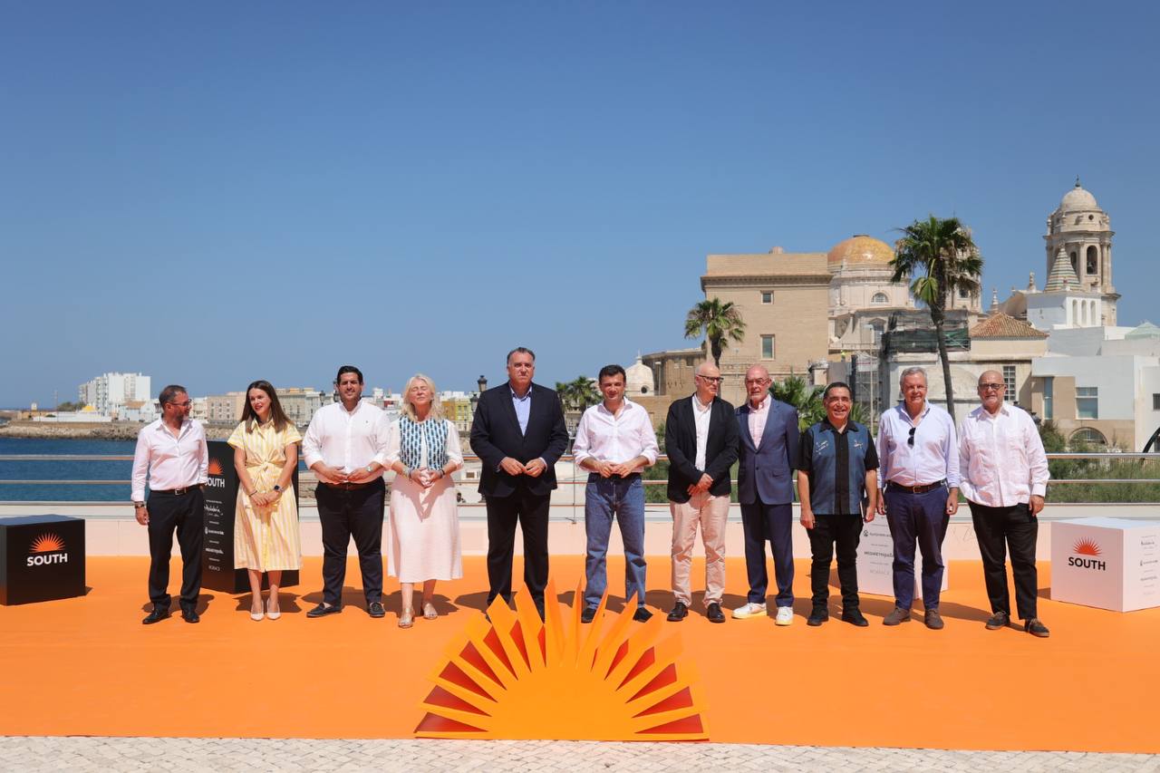 Foto de familia del South International Festival Series, presentado en Cádiz