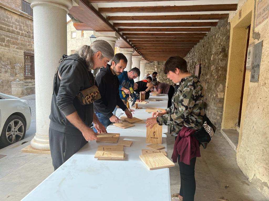 Recientemente la localidad celebrara un taller de elaboración de cajas de nido
