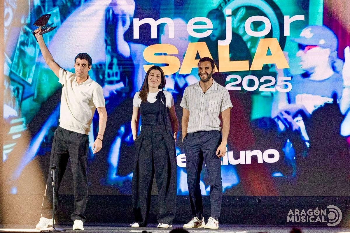 La sala El Veintiuno ha sido reconocida este sábado con el premio a Mejor Sala de Conciertos de Aragón en los Premios de la Música Aragonesa.