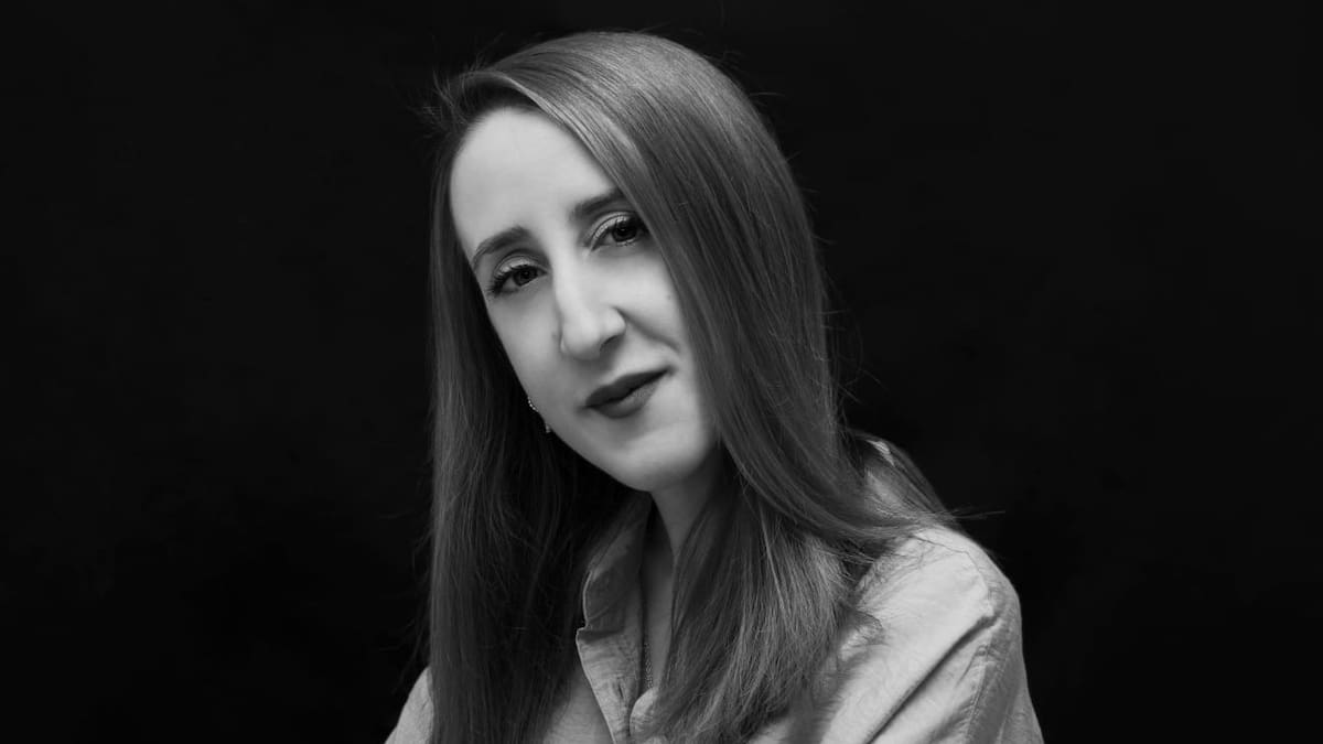 María Pasadas presenta su libro "El destello de los cuerpos"