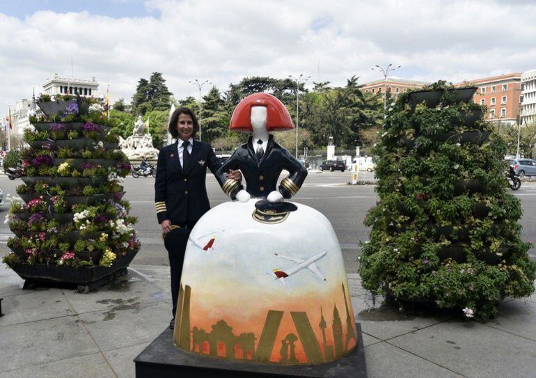 Menina de Iberia instalada frente al Ayuntamiento.