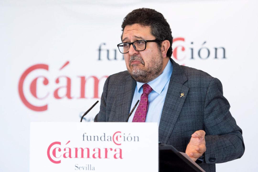 El presidente de Vox en el Parlamento de Andalucía, Francisco Serrano, durante una conferencia en el desayuno-coloquio “El techo de cristal de la mujer empresaria, trabajadora y autónoma del siglo XXI&quot;.