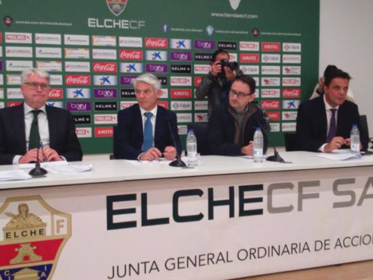 La Junta decide que sigan en el consejo Nohales, Segarra, Oliver y Sánchez