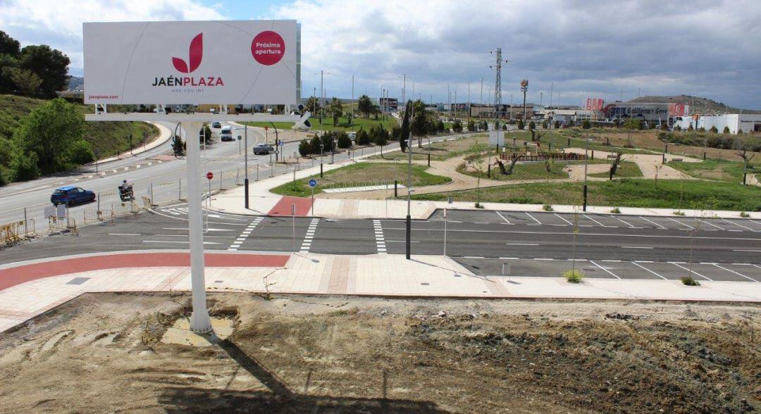 Vista de parte de la urbanización del centro comercial &#039;Jaén Plaza&#039;.