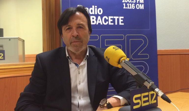 Artemioa Pérez en una entrevista en Radio Albacete