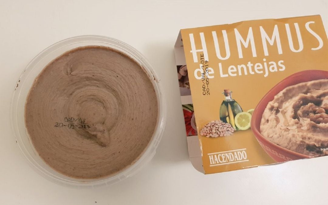 La fecha de caducidad, impresa sobre el hummus de lentejas.