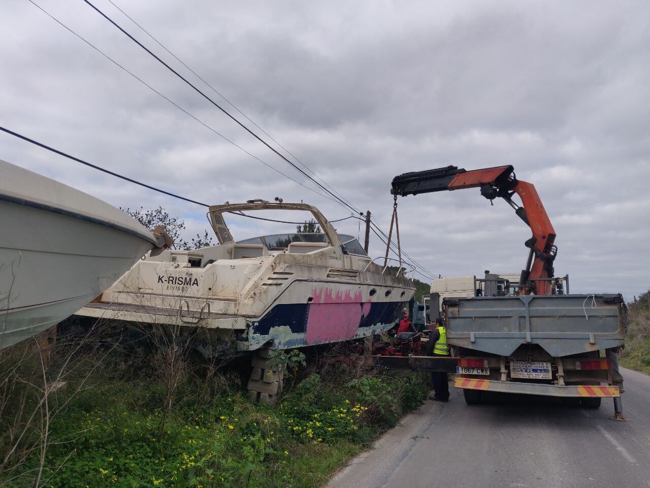 Imagen de una de las embarcaciones retiradas