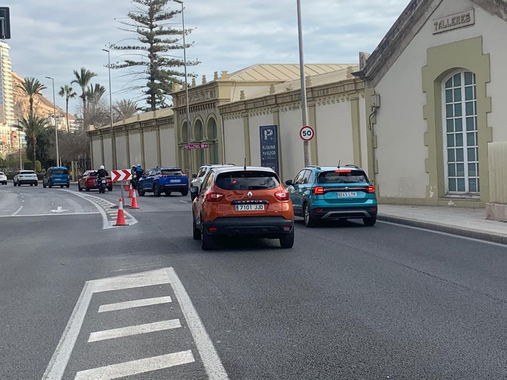 Imagen del corte de un carril en Mártires de la Libertad en la ya terminada primera fase de las obras