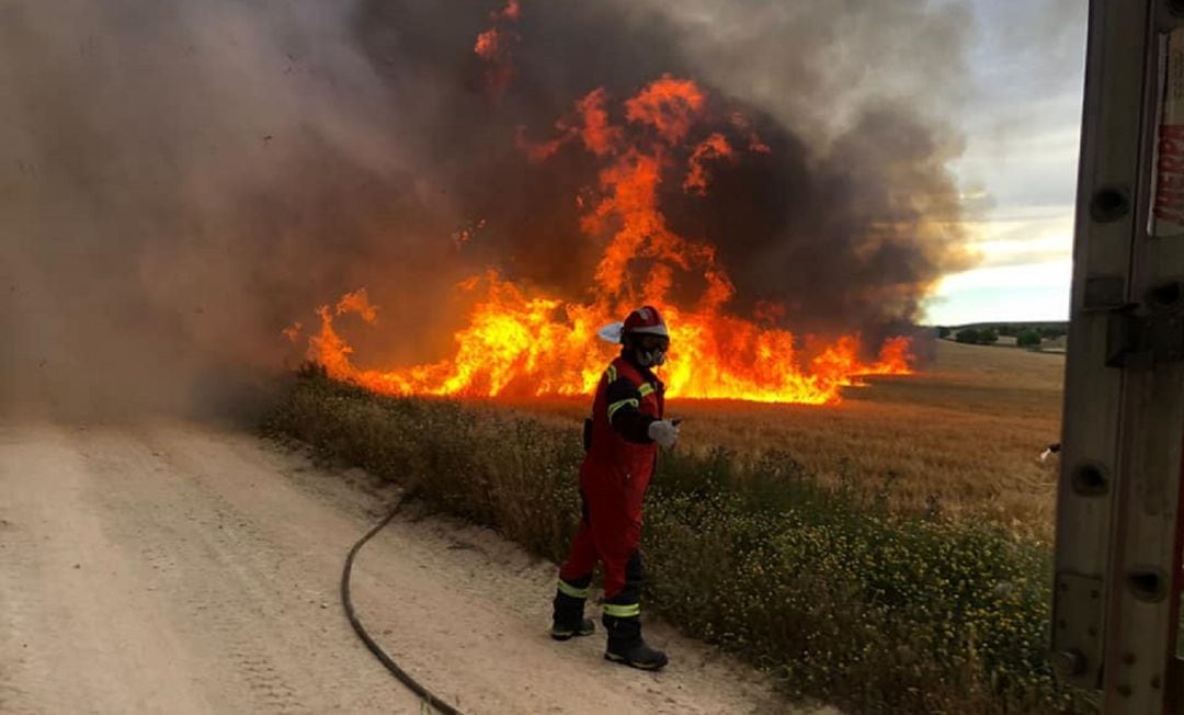 Imagen del incendio del domingo pasado en Campillo