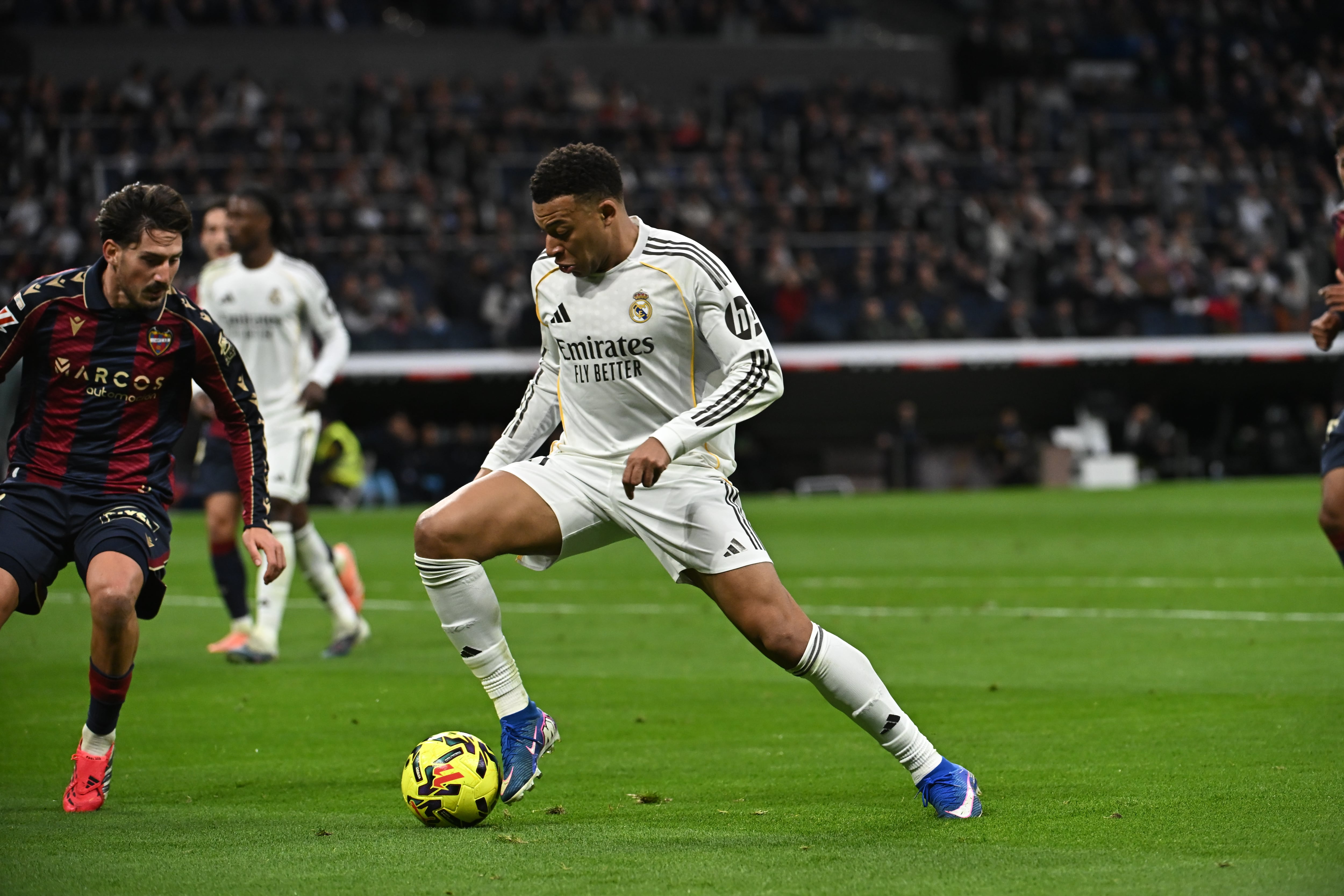 Kylian Mbappé durante el Real Madrid - Levante