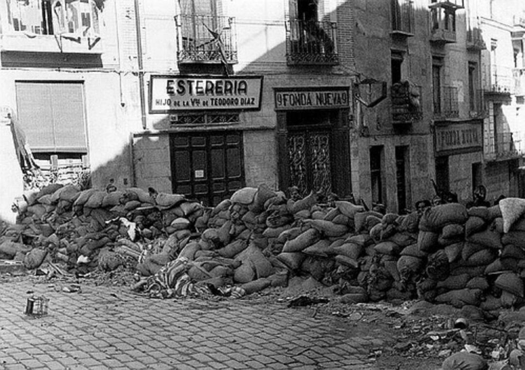 Imagen de la plaza de Zocodover durante la Guerra Civil