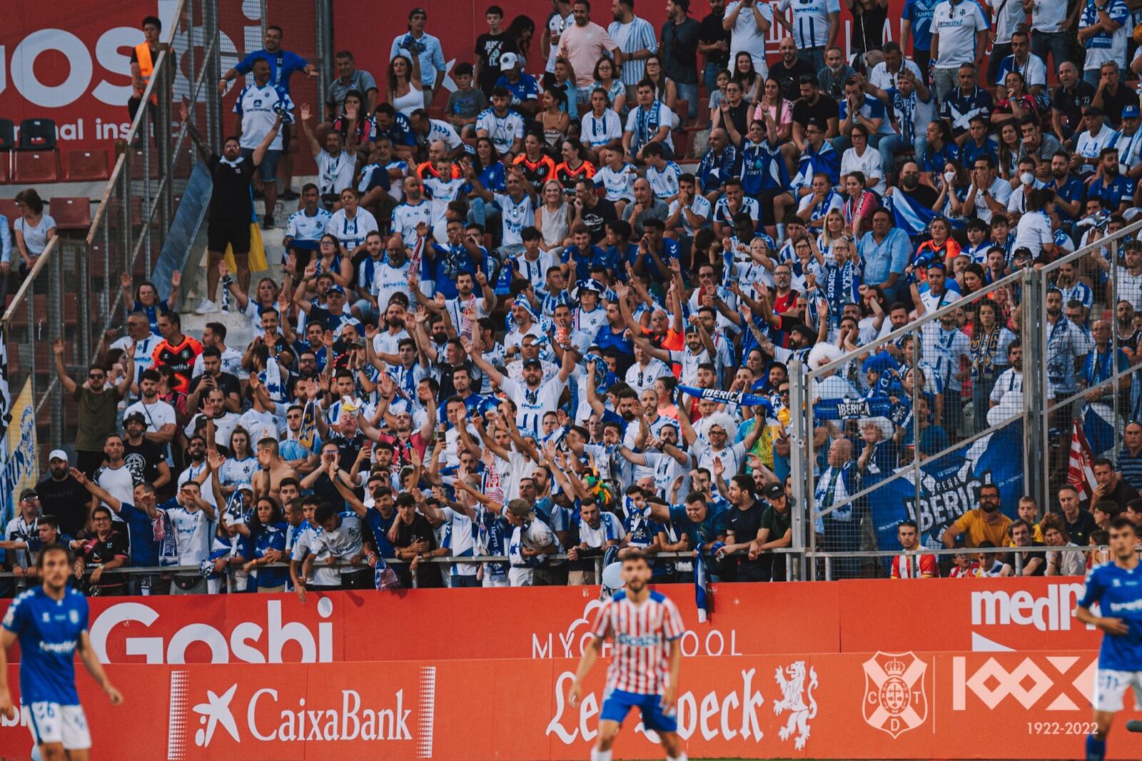 Los blanquiazules fueron alentados por 300 seguidores en las gradas del estadio de Montilivi.