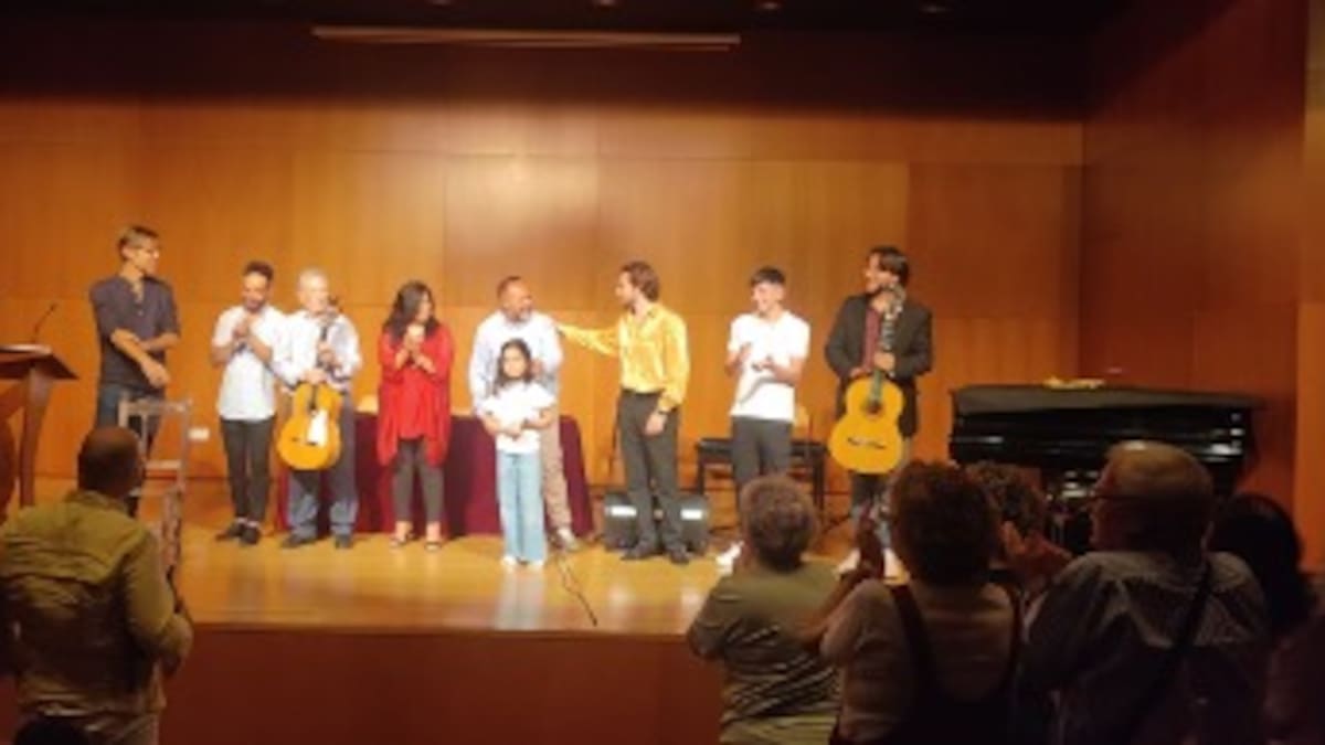 Cuando el cante se hace verso: la magia de Francisco Auxilia