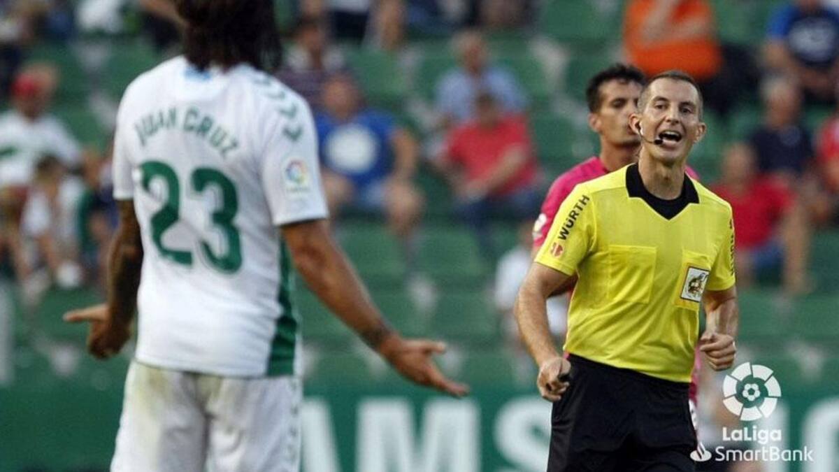 Javier Iglesias Villanueva, árbitro para el CD Tenerife UD Las Palmas