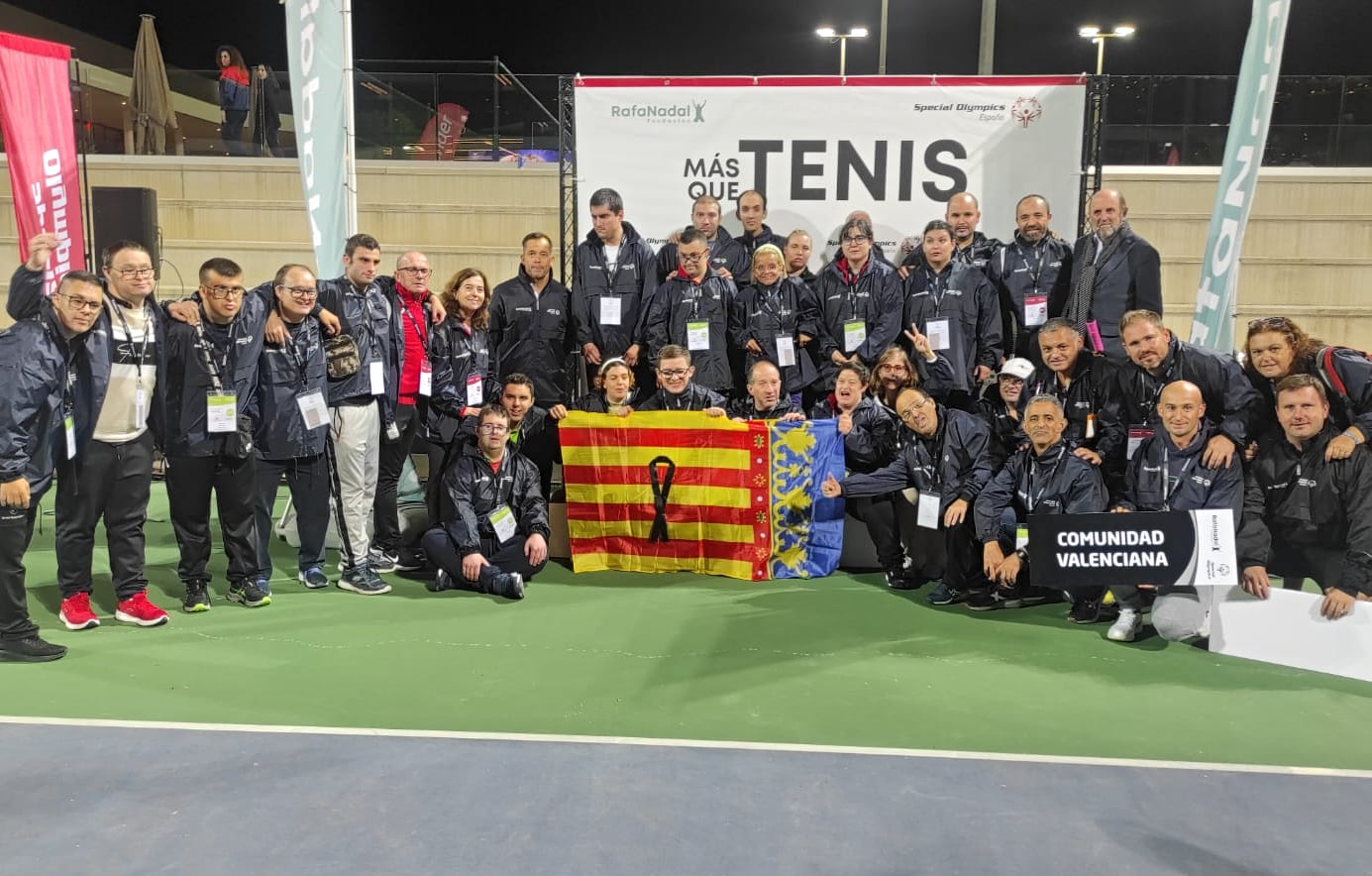 Delegación de la Comunitat Valenciana en el IX Encuentro Nacional Más Que Tenis, organizado por la Fundación Rafa Nadal, que se celebra en las instalaciones de la Academia de Tenis Rafa Nadal by Movistar, en Manacor.