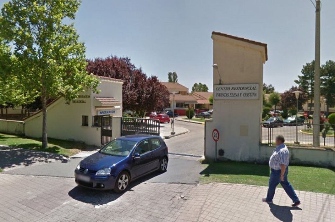 Entrada de la Residencia Infantas Elena y Cristina