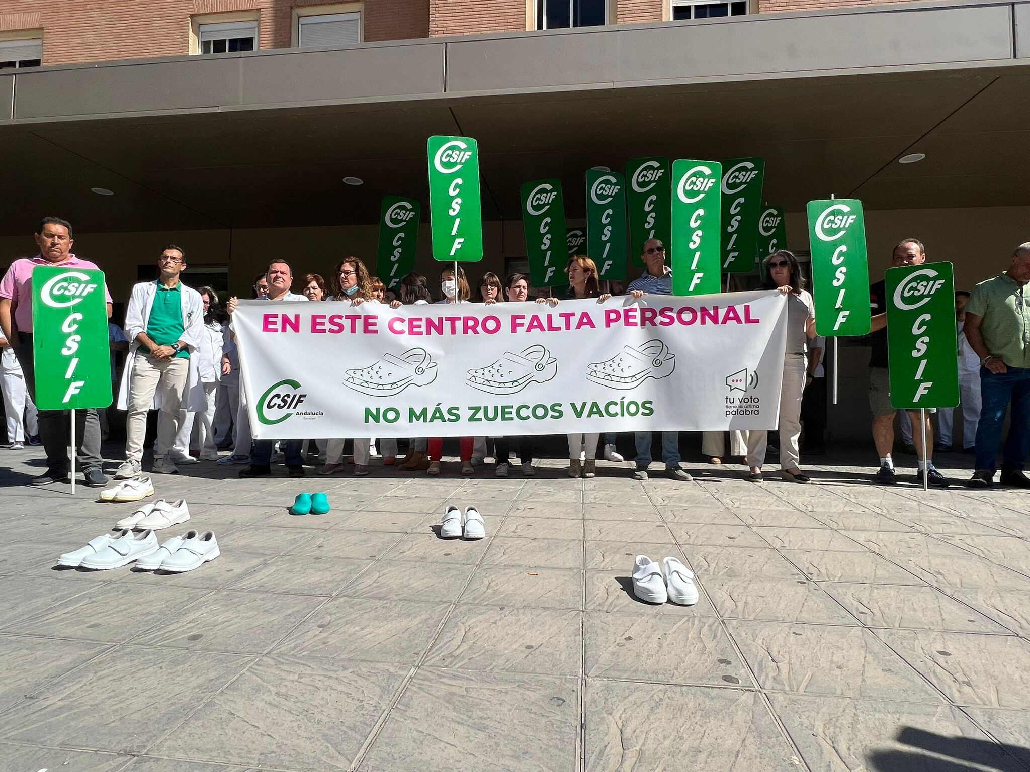 Concentración "No más zuecos vacíos"