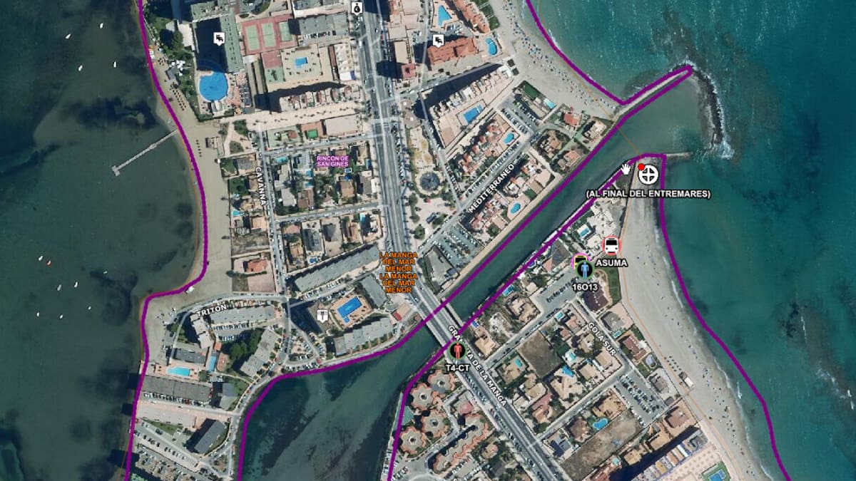 Muere un bañista en La Manga pese a los intentos de reanimación