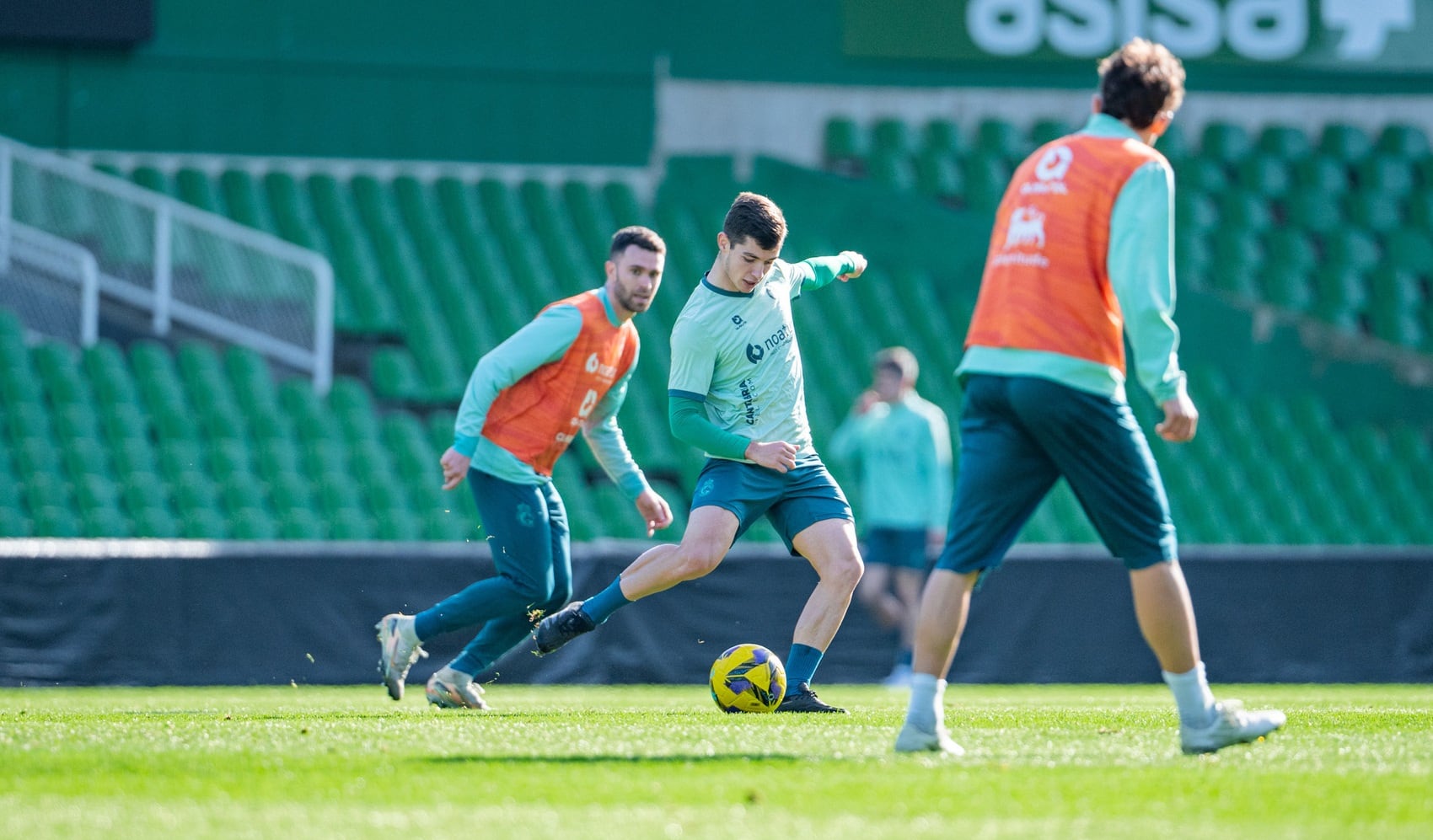 Diego Díaz, entrenando con el primer equipo.