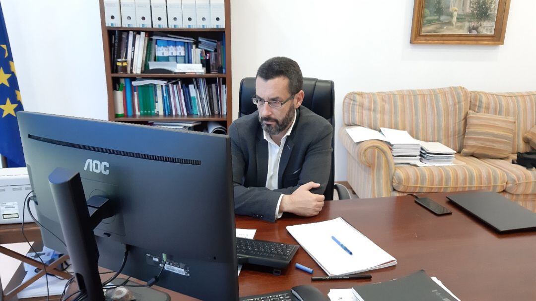 Franco durante una reunión telemática.