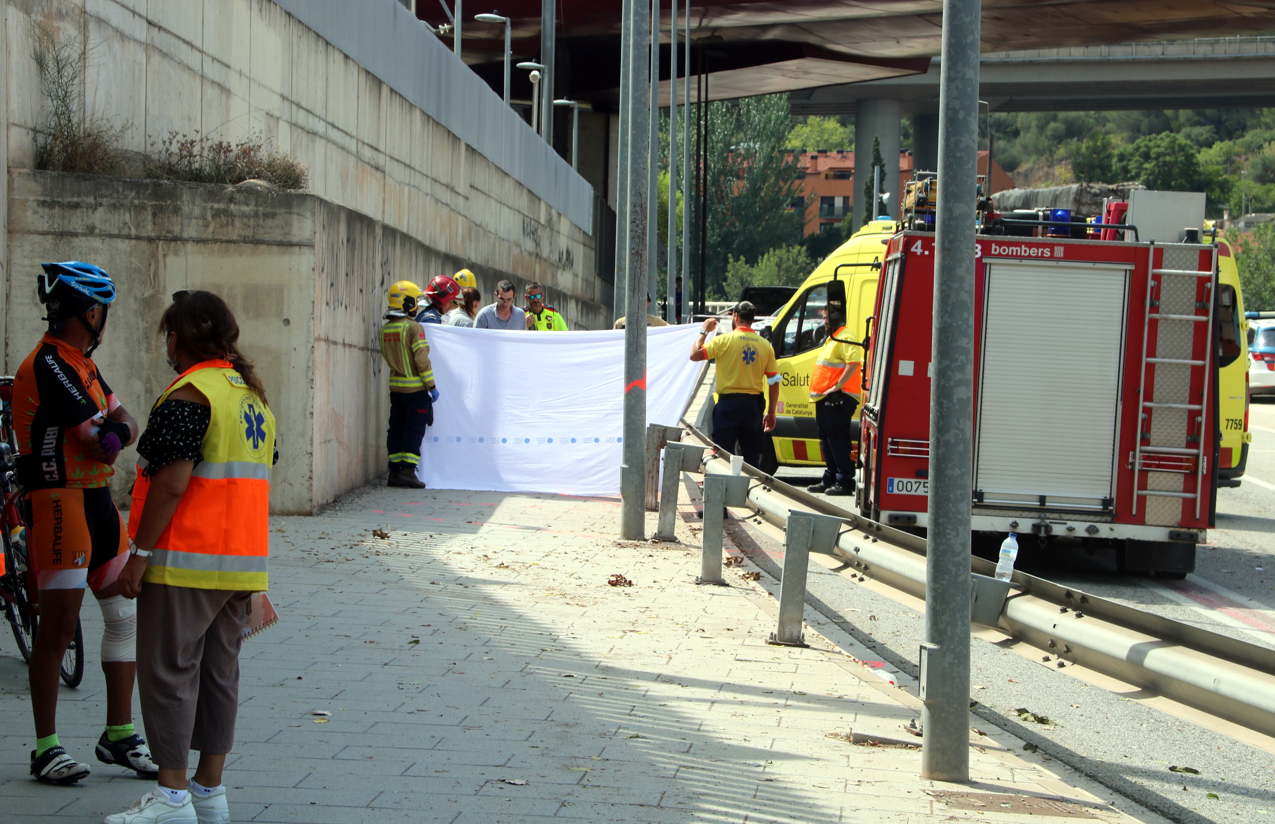 Els equips d&#039;emergència treballant al lloc de l&#039;accident