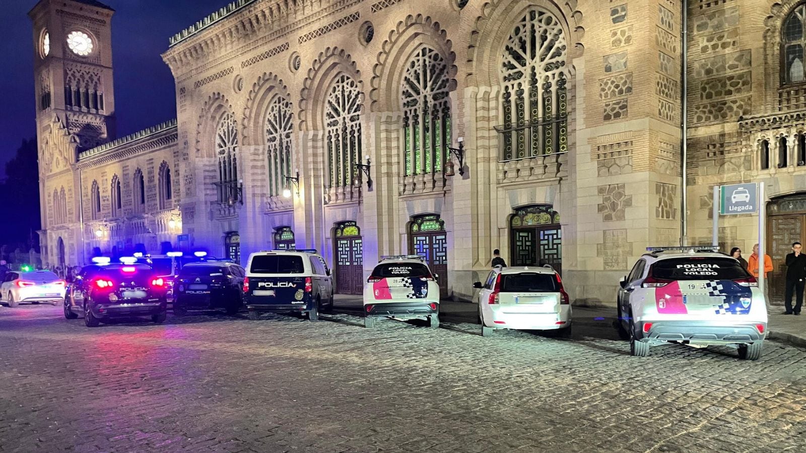 Imagen del despliegue policial en la mañana de este miércoles en la estación de tren de Toledo