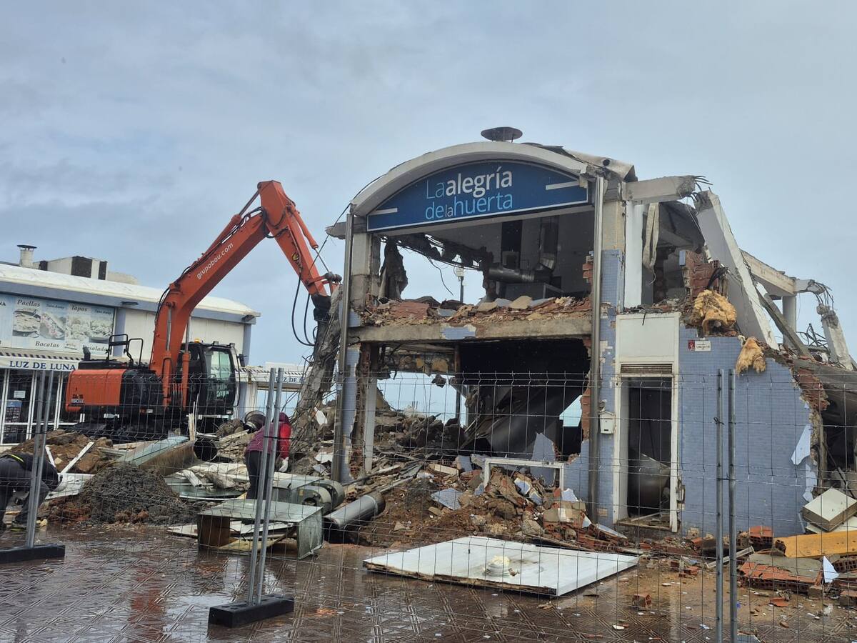 Continúan los trabajos de sustitución de los chiringuitos de la Malvarrosa: "El objetivo es que en abril estén todos inaugurados"
