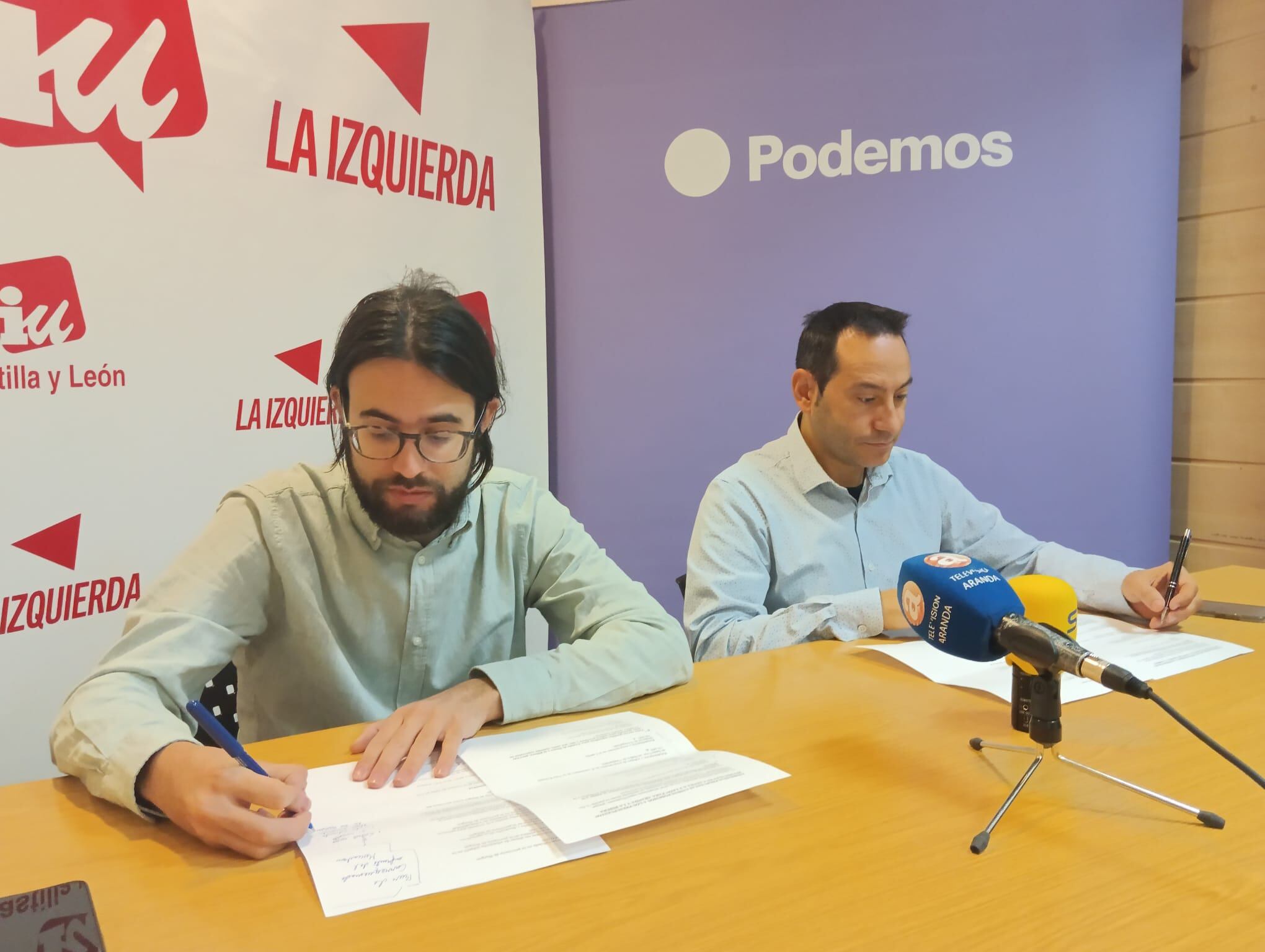 Andrés Gonzalo, edil de Podemos, y Carlos Medina, de IU