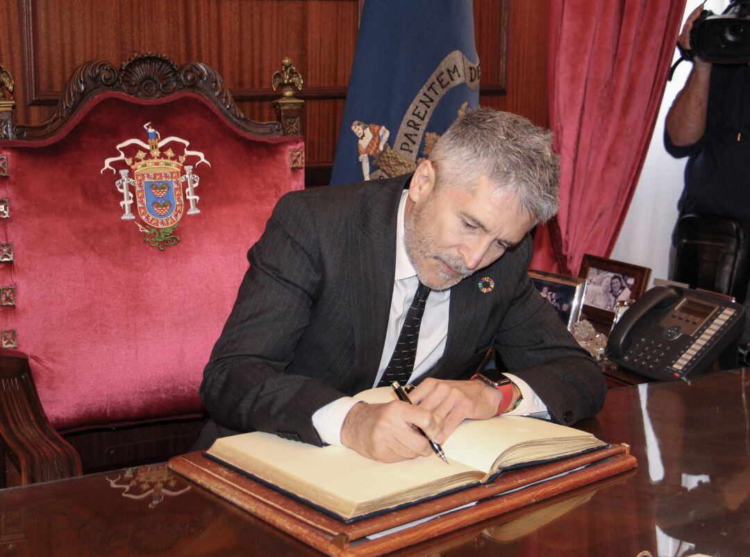 El ministro del Interior, Fernando Grande-Marlaska, recorre la frontera con Marruecos