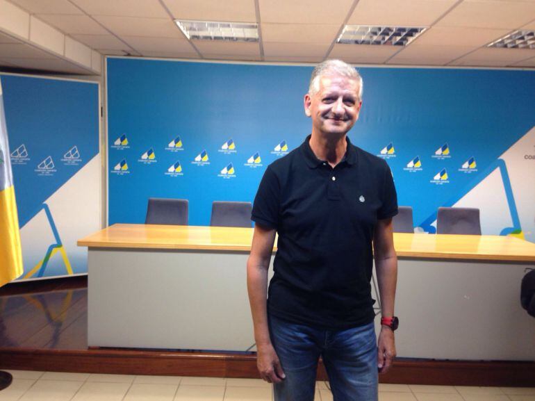 El responsable de Coordinación de CC en Tenerife, al término de la reunión.