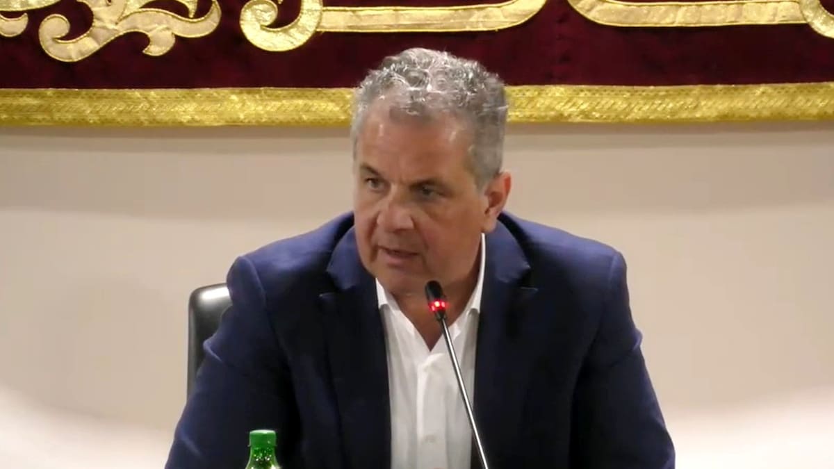 Debate en el Pleno de Parla sobre el presunto amaño de unas oposiciones municipales