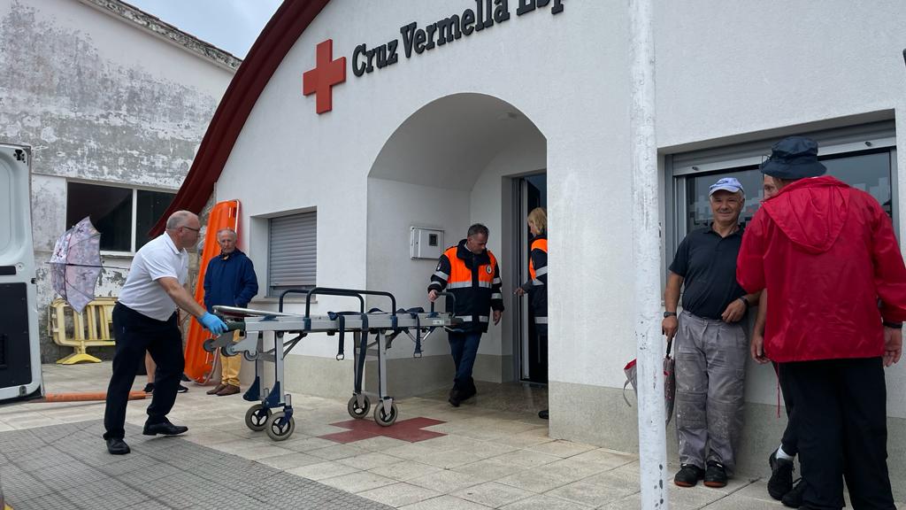 O corpo foi traladado aos locais da Cruz Vermella, no peirao de Laxe