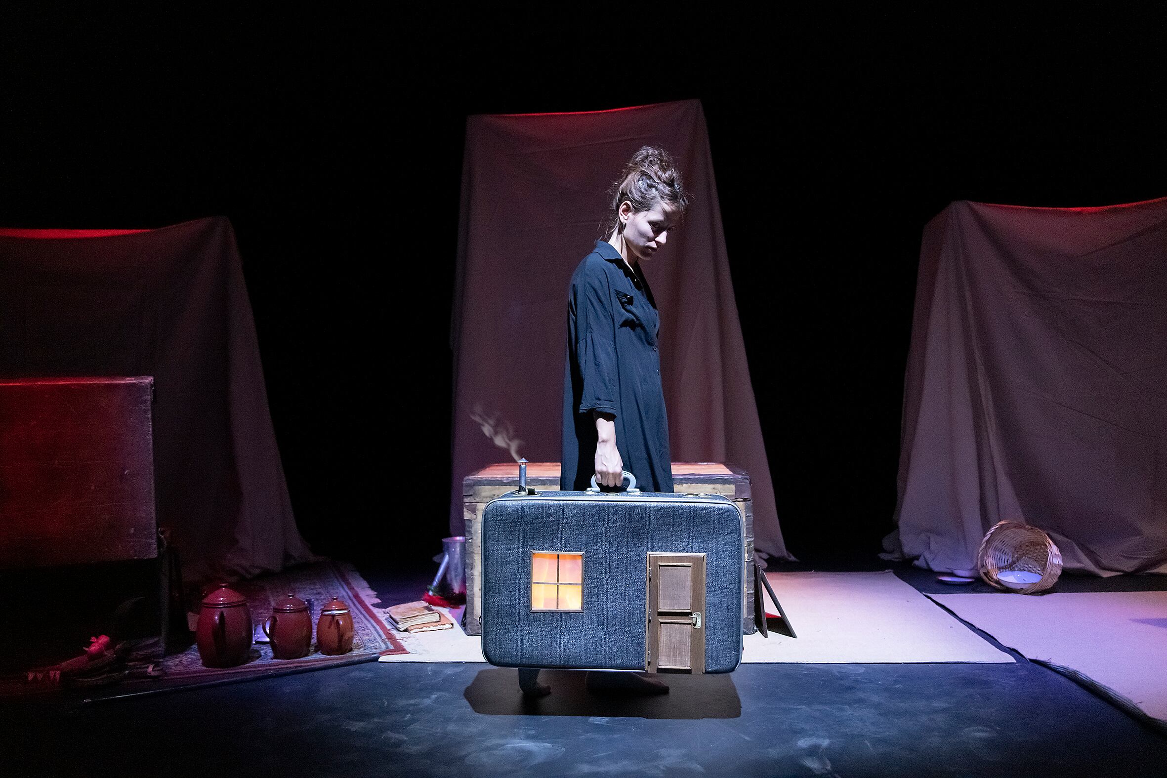 Y el domingo día 8, espectáculo teatral 'La casa por el tejado', por Corral de García. A las 18:00 h. en el Palacio de Congresos.