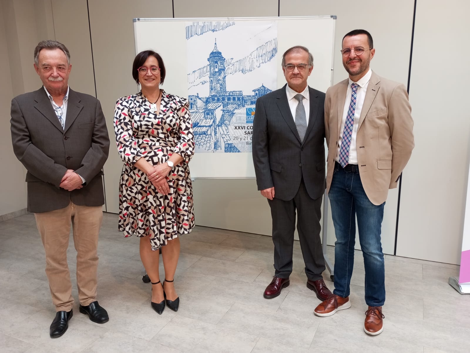 Inauguración del congreso. De izquierda a derecha, José Borrel, presidente del Colegio Oficial de Médicos de Huesca, Patricia Rivera, alcaldesa de Binéfar, José Manuel García Pequerul, presidente de SARCOT y César Pardos, concejal de Binéfar