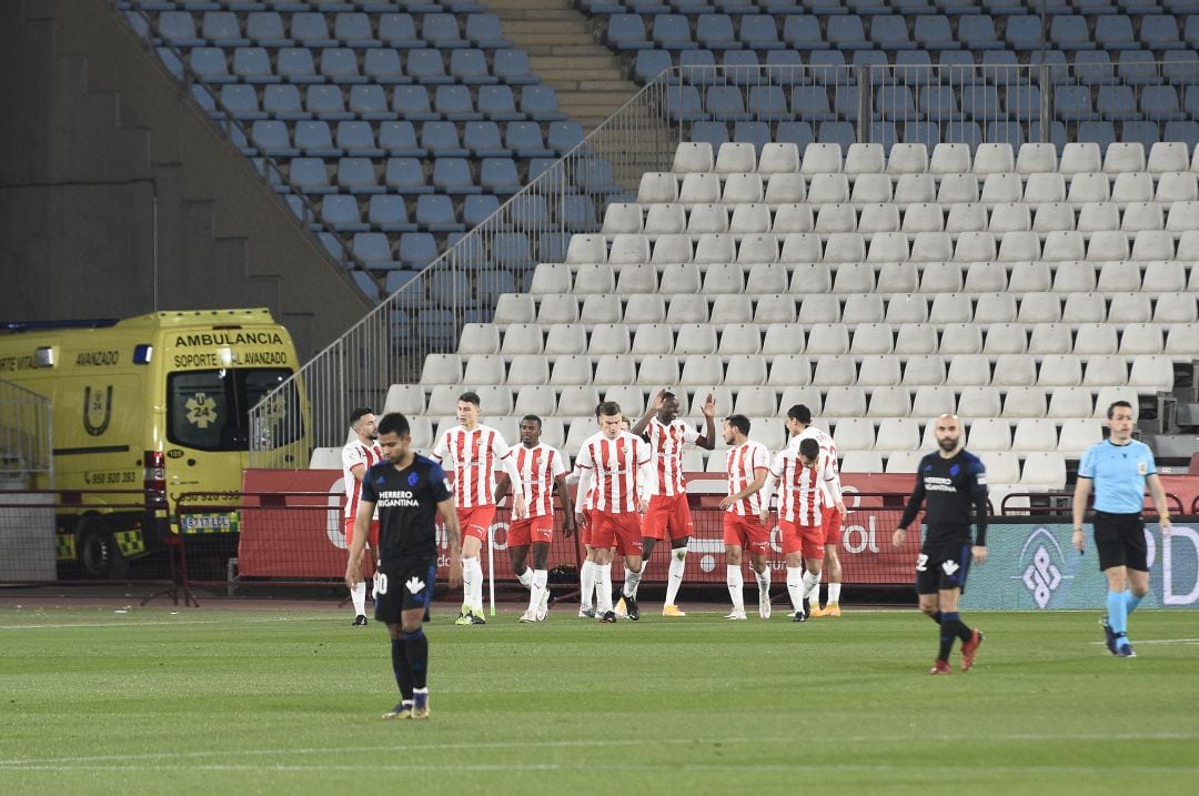 Umar Sadiq vivió una noche redonda frente a la Ponferradina.