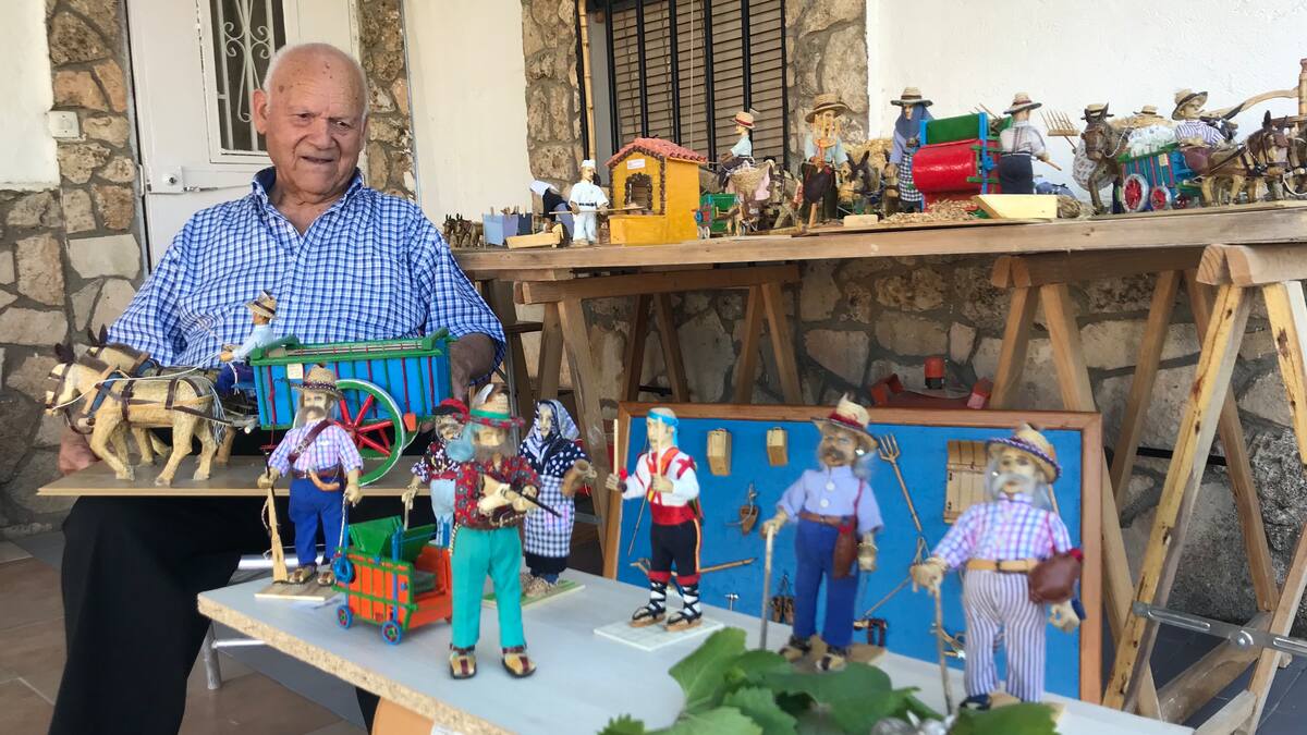 Un jubilado de Villalba del Rey recrea en miniatura la vida tradicional de los pueblos de Cuenca