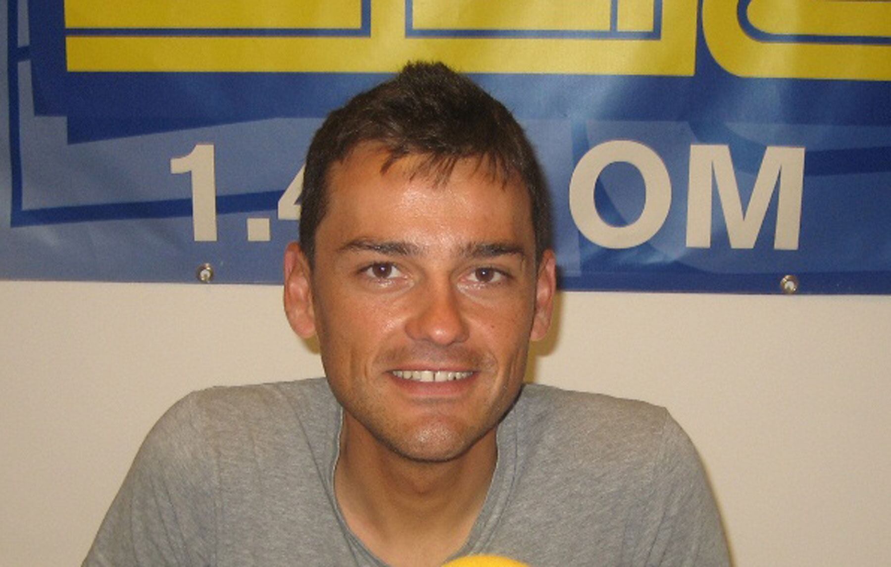 Imagen de archivo de Rafa Valls en los estudios de Radio Alcoy