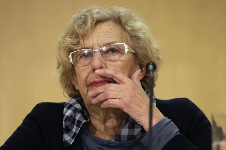 La alcaldesa de Madrid, Manuela Carmena, durante una comparecenca de prensa 