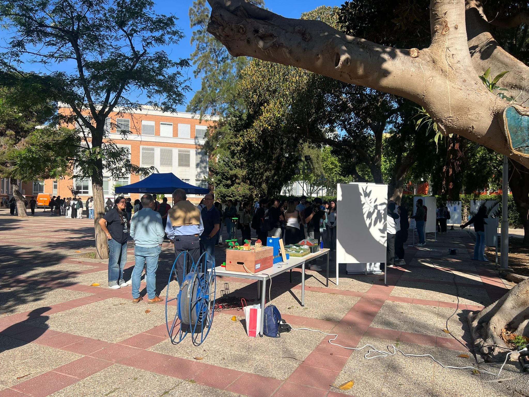 700 alumnos 'asaltan' la Universidad Politécnica de Cartagena para decidir su futuro