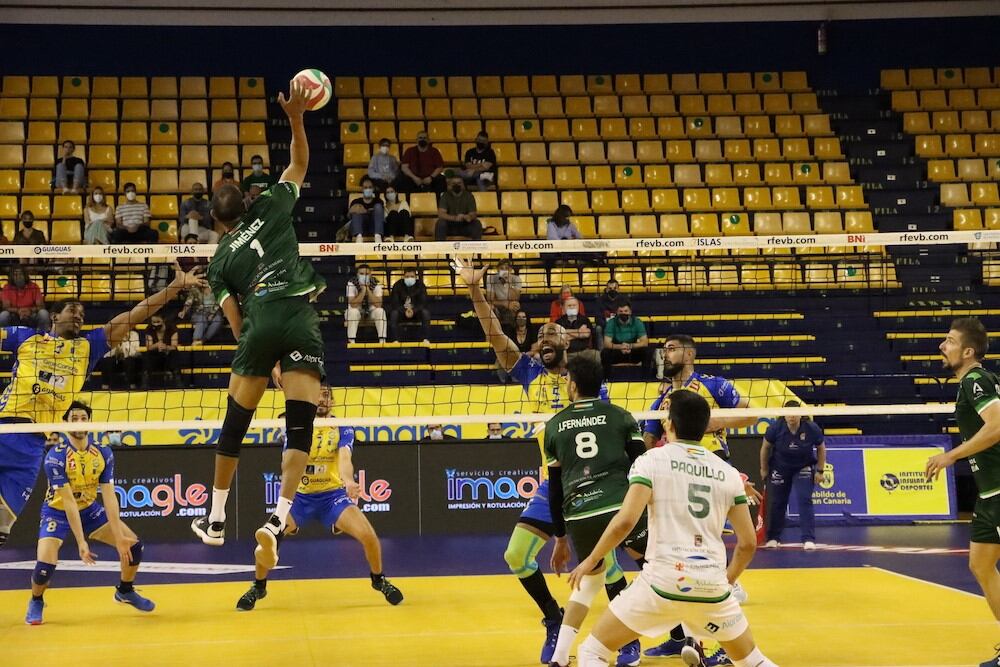 El partido comenzó bien para el Unicaja pero reaccionó Guaguas.