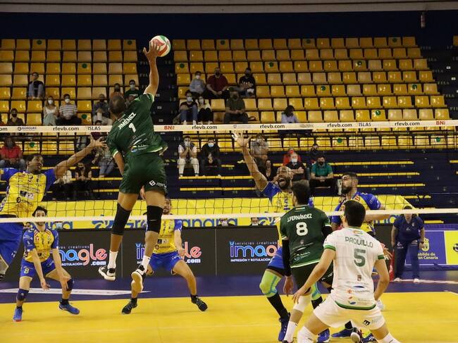 El partido comenzó bien para el Unicaja pero reaccionó Guaguas.
