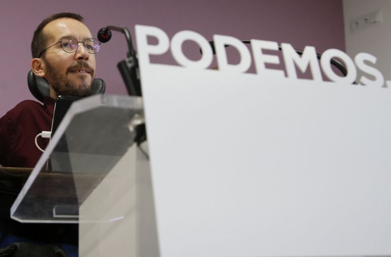 El secretario de Organización de Podemos, Pablo Echenique, durante la rueda de prensa que ha ofrecido tras la reunión del Consejo de Coordinación de su partido