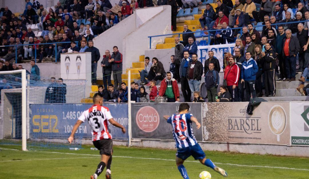 Aficionados en las gradas de El Collao