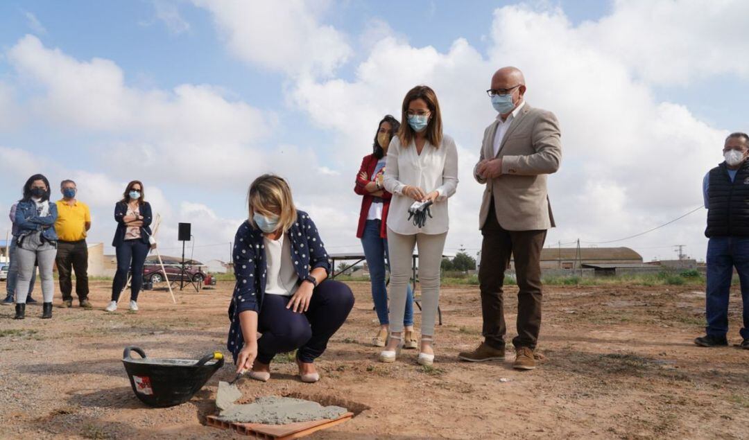 Colocación primera piedra de los accesos al colegio de La Aljorra