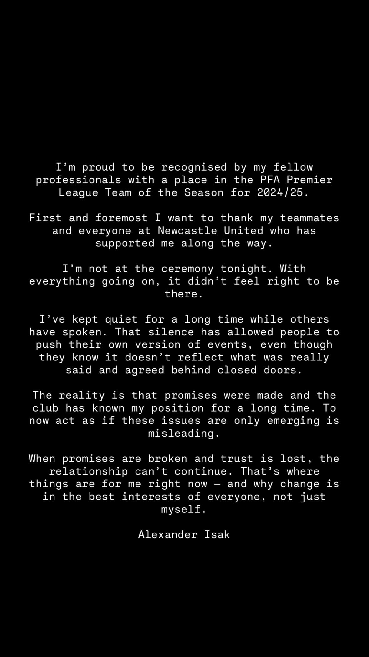 Alexander Isak carga contra el Newscastle en Instagram